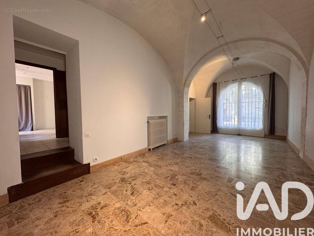 Photo 1 - Appartement à VILLENEUVE-LES-AVIGNON