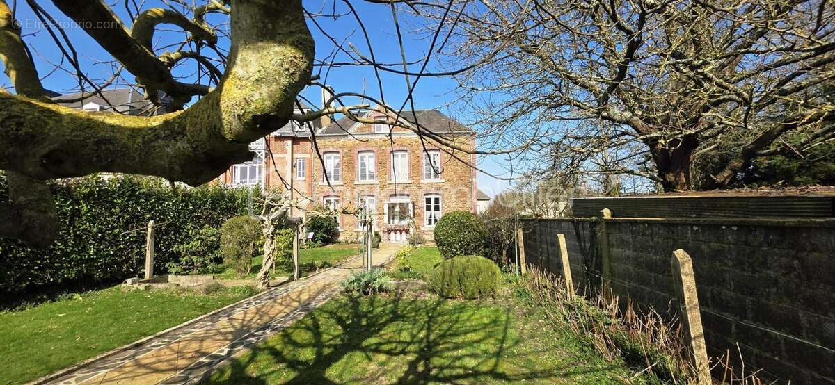 Maison à SAINT-HILAIRE-DU-HARCOUET