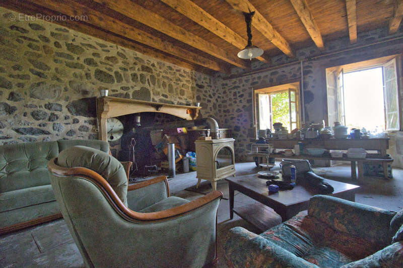 Maison à SAINT-CHAMANT