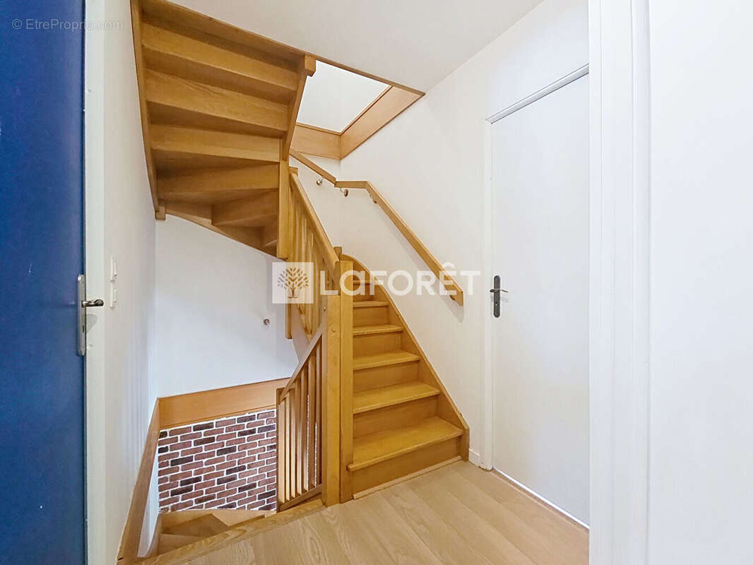 Maison à MAGNY-LE-HONGRE