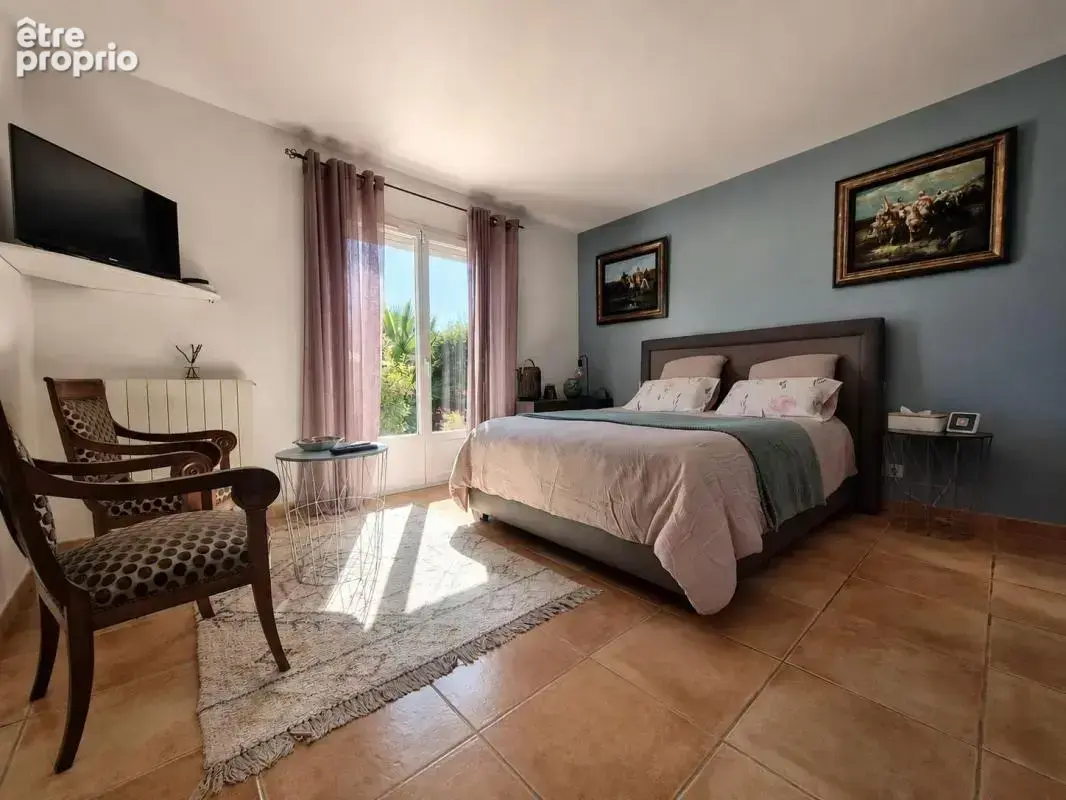 Une villa hors norme dans un écrin de verdure avec piscine  - photo 13