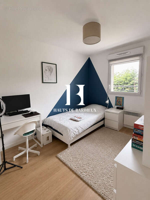 Chambre 1 - Appartement à WASQUEHAL