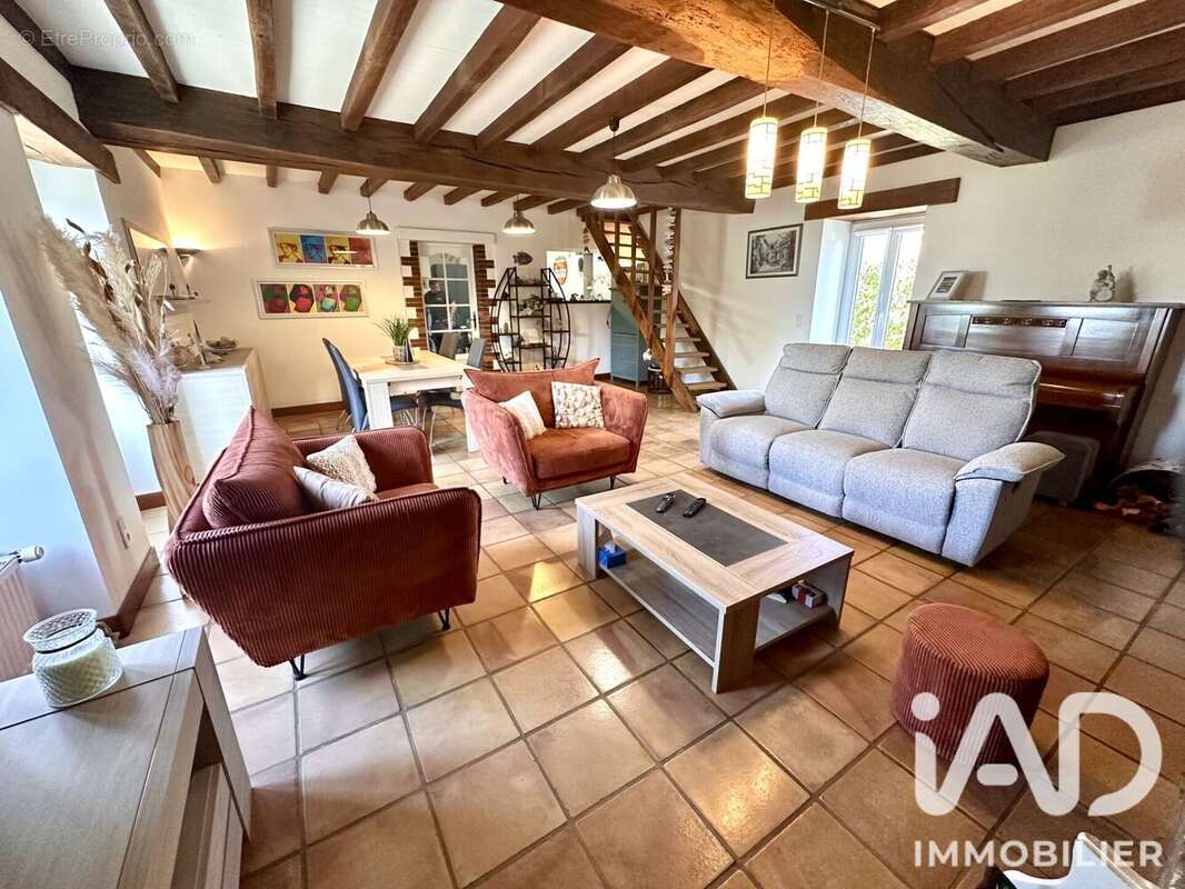 Maison 172 m² à Le Girouard  - photo 2