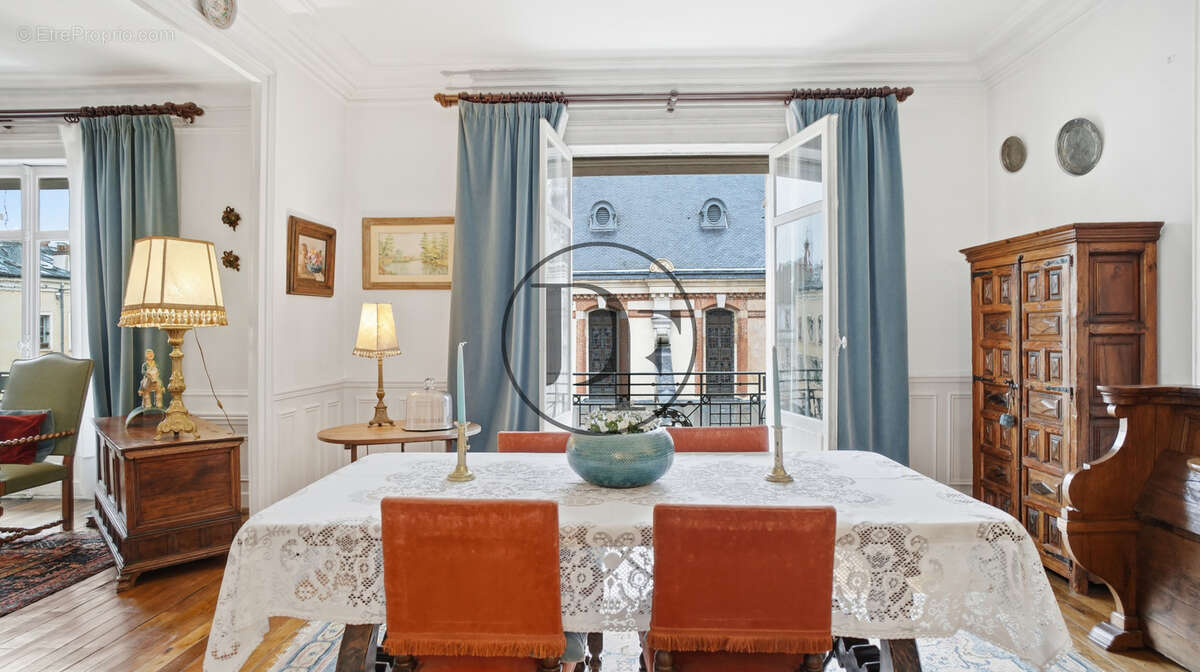 Appartement à FONTAINEBLEAU