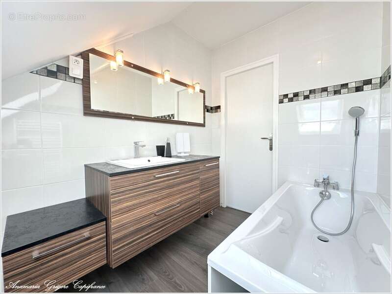 Maison à COURVILLE-SUR-EURE