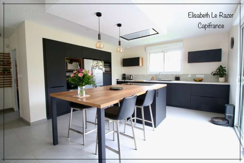 Maison à MONTREUIL-JUIGNE