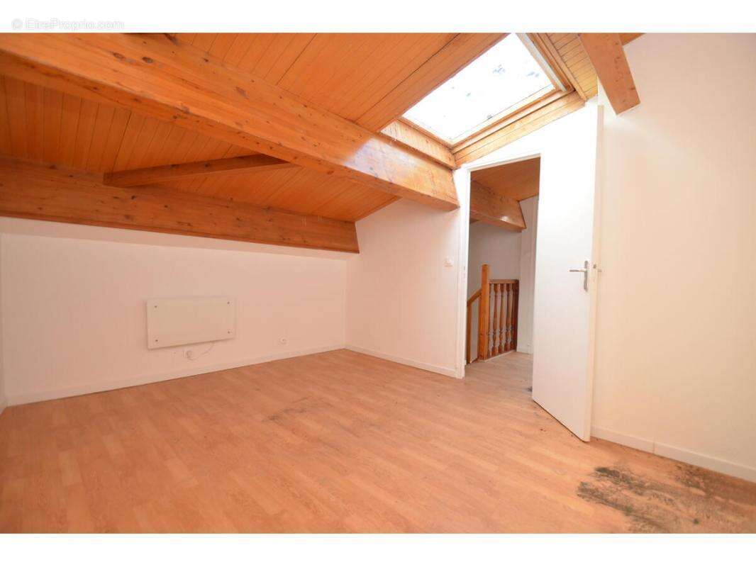 Appartement à COUTRAS