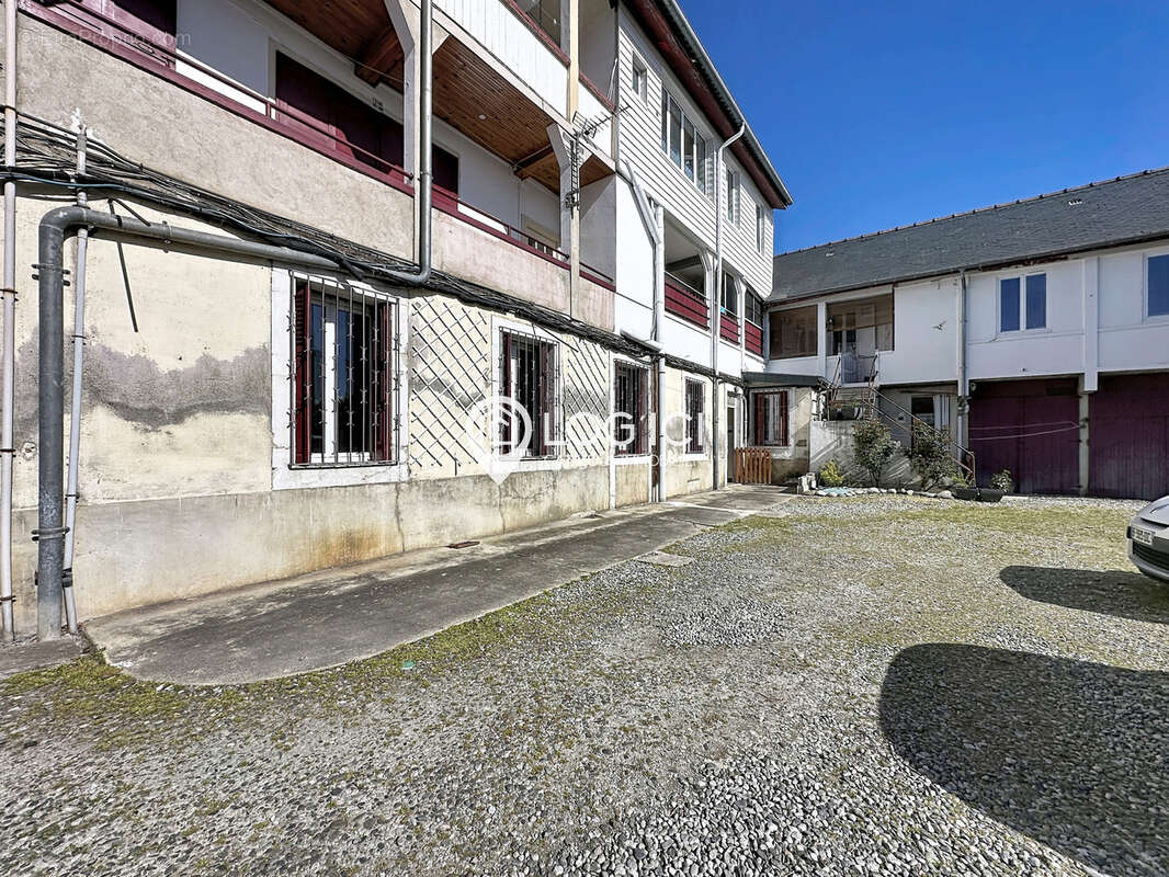 Appartement à NAY