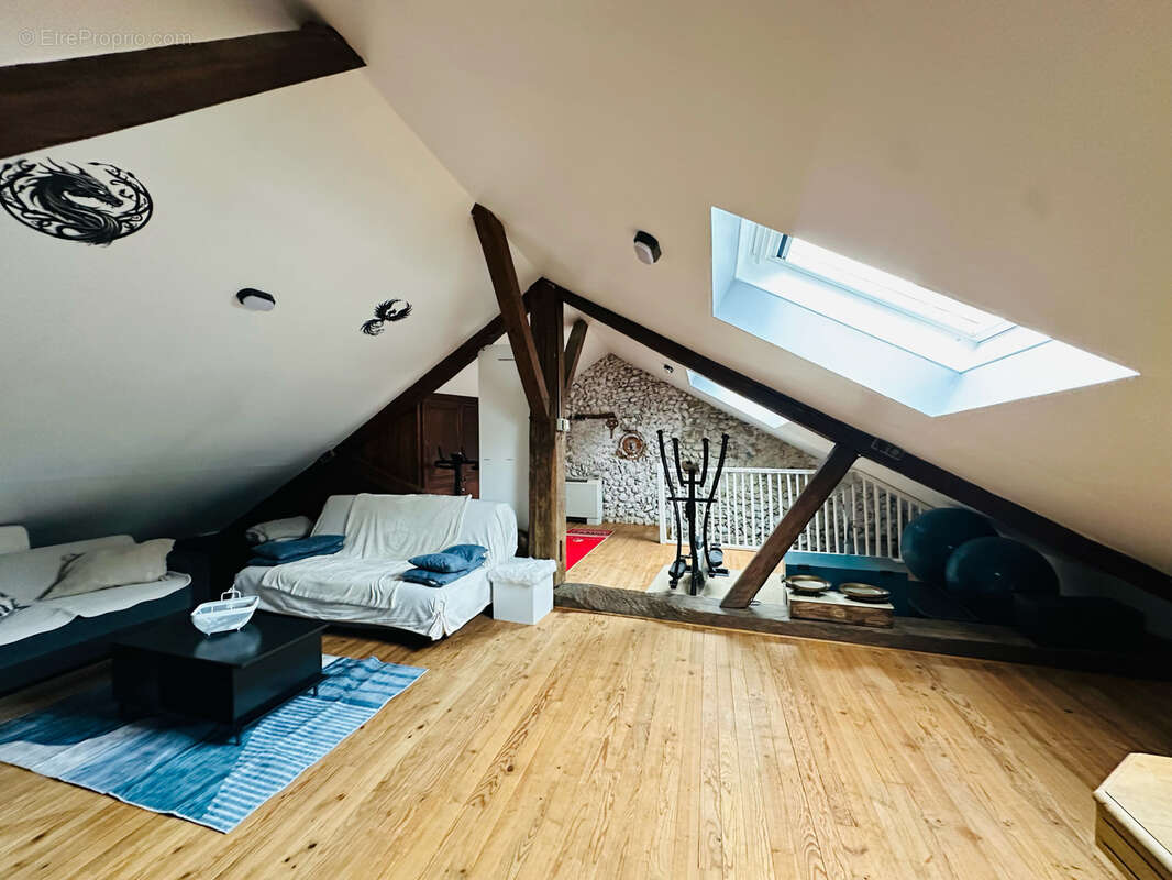 Maison à SAINT-GEOIRE-EN-VALDAINE