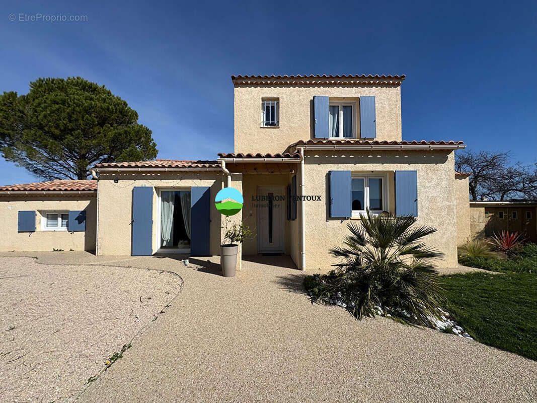 Maison à PERNES-LES-FONTAINES