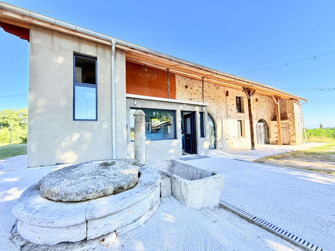 EXCLUSIVITE Viry "magique" demeure de 1800... - photo 3