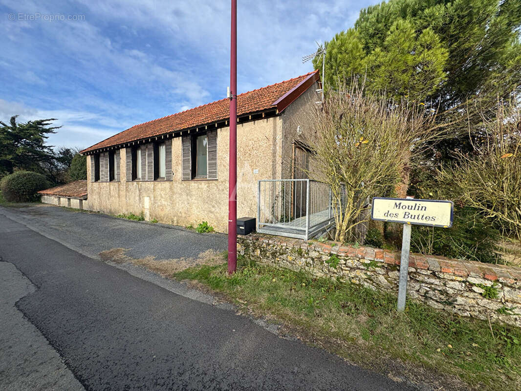 Maison à THOUARCE