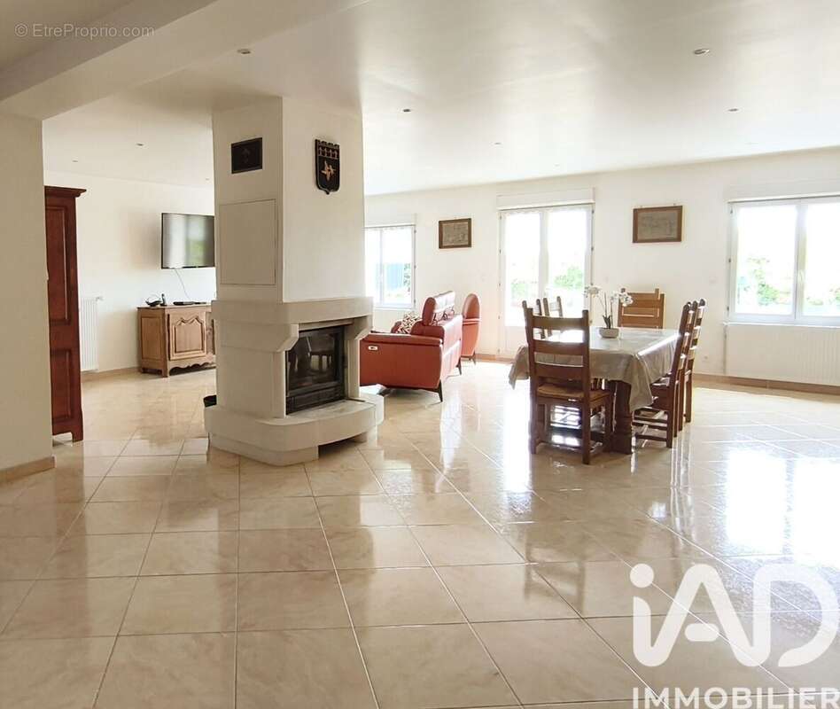 Photo 2 - Maison à VERVINS