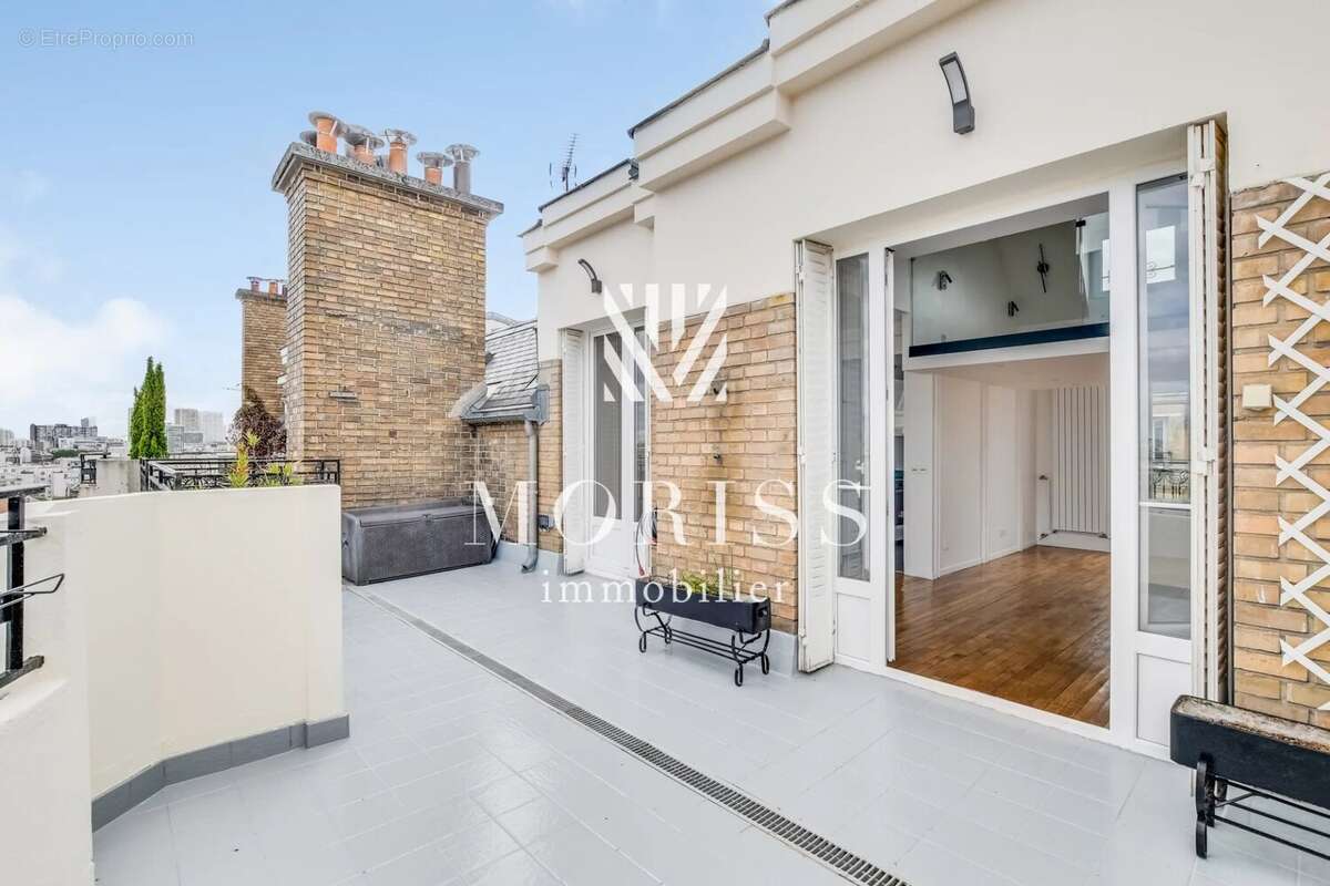 Appartement à PARIS-14E