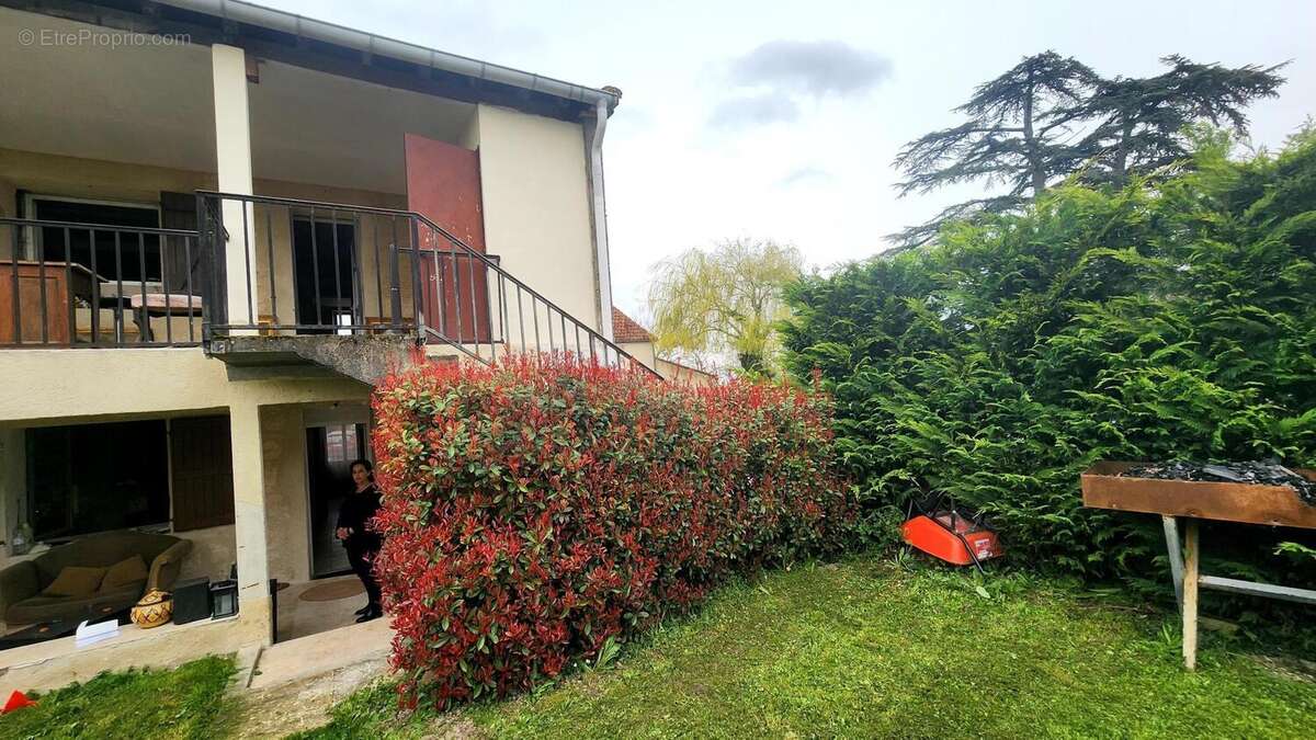 Appartement 157 m² à Pergain-Taillac  - photo 4