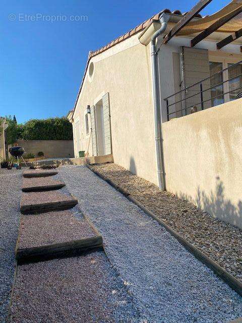 Belle languedocienne type 4 avec grand garage - belle terrasse avec vue degagee - photo 2