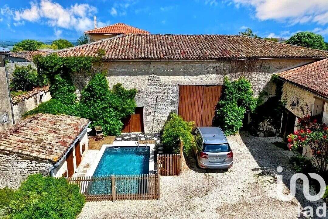 Maison 240 m² à Bignac  - photo 2