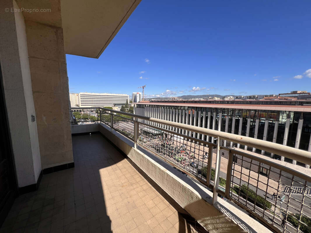 Appartement à MARSEILLE-1E
