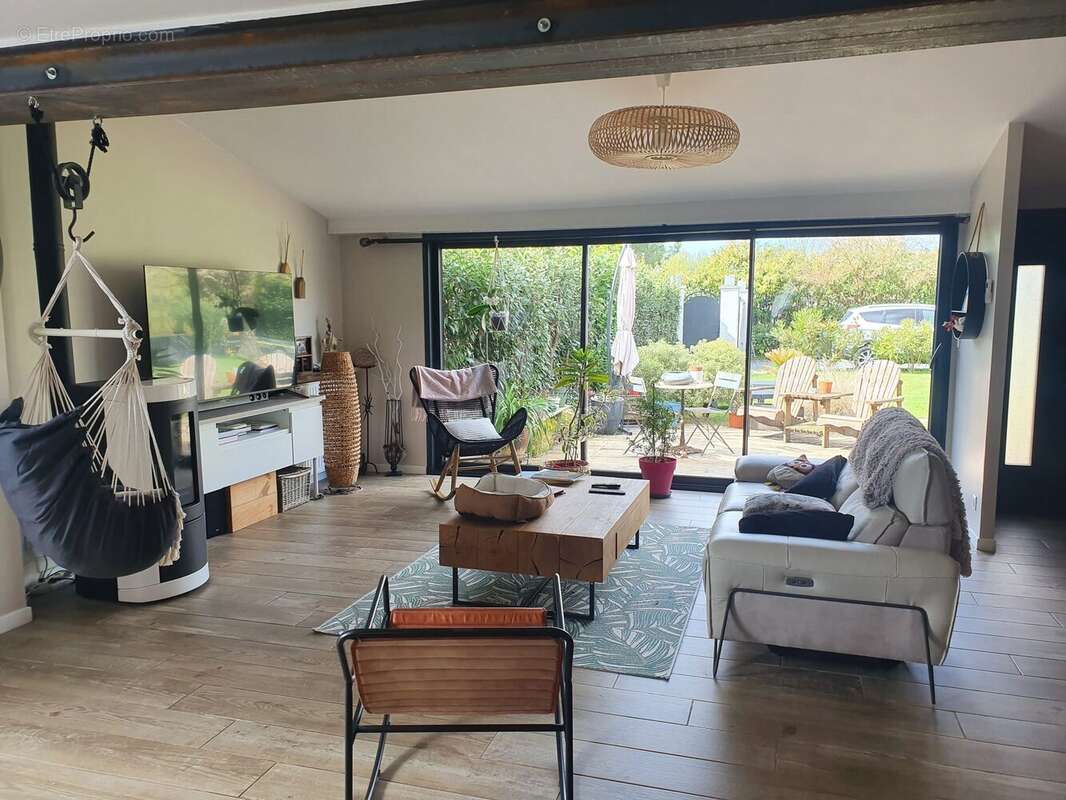 Maison à CHENAC-SAINT-SEURIN-D'UZET