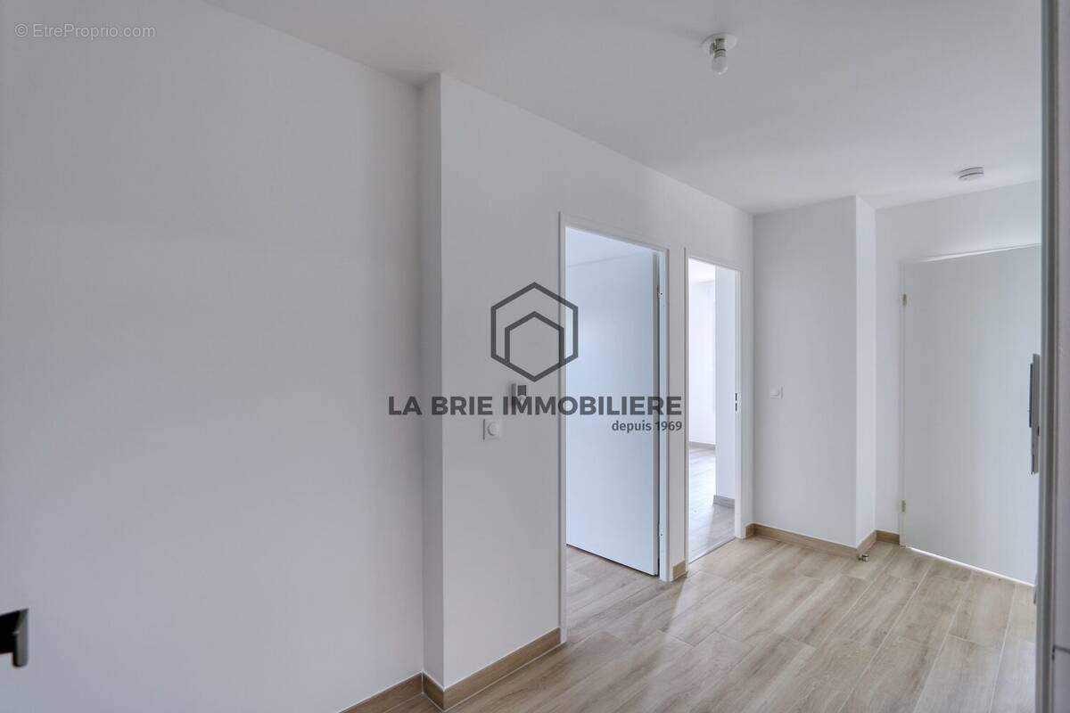 Appartement à MENNECY