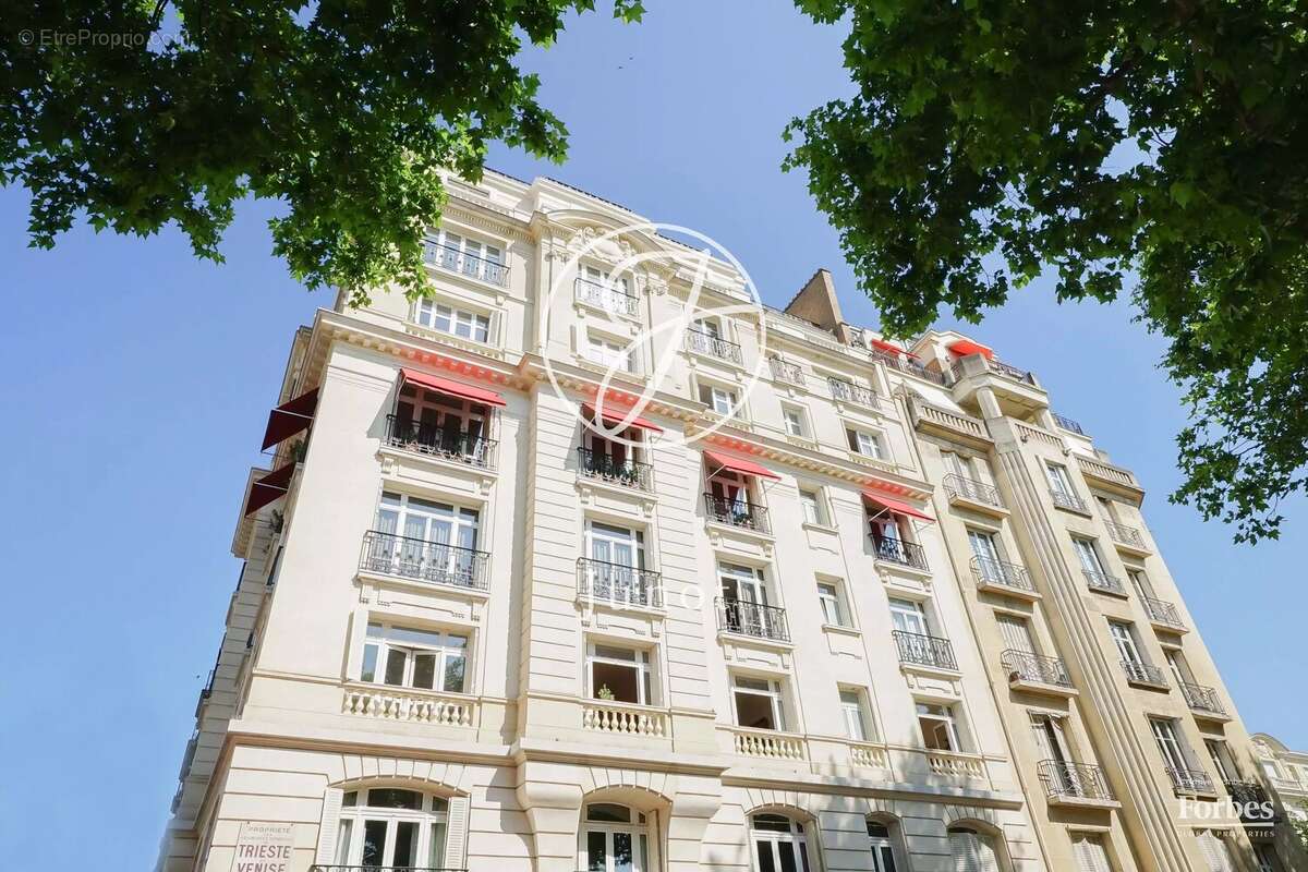 Appartement à PARIS-7E