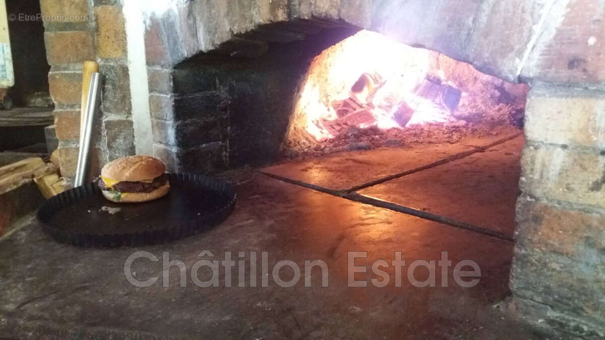 Commerce à VALLAURIS