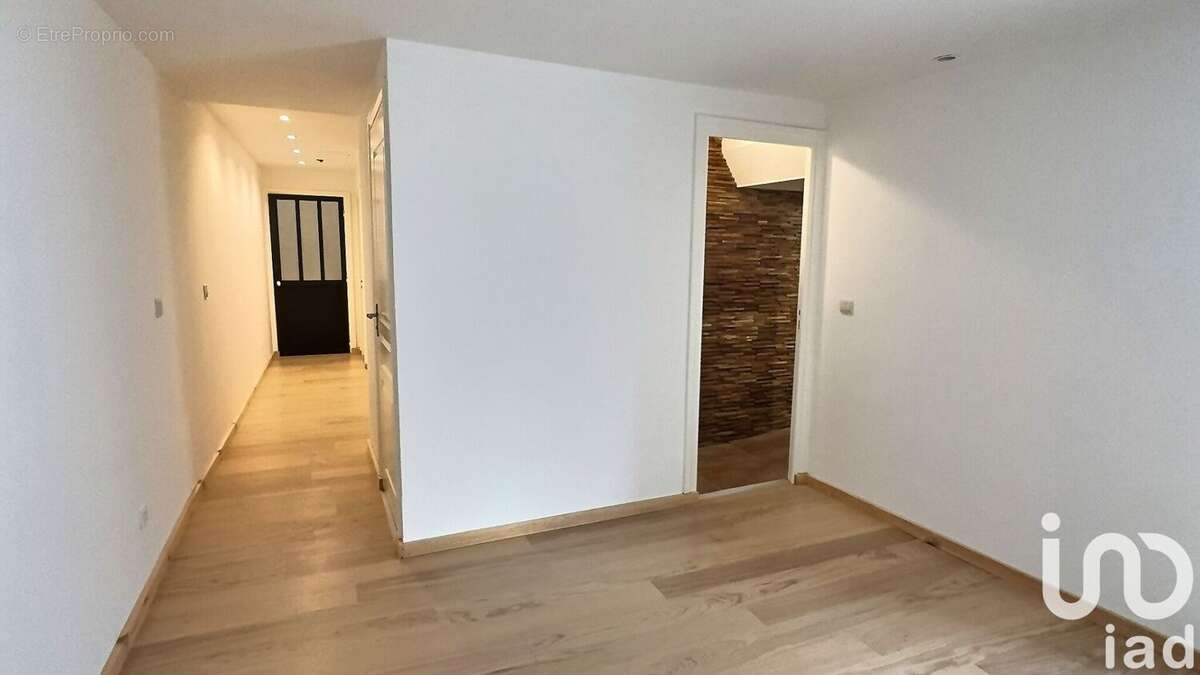 Maison 88 m² à Saint-Laurent-De-La-Pree  - photo 3