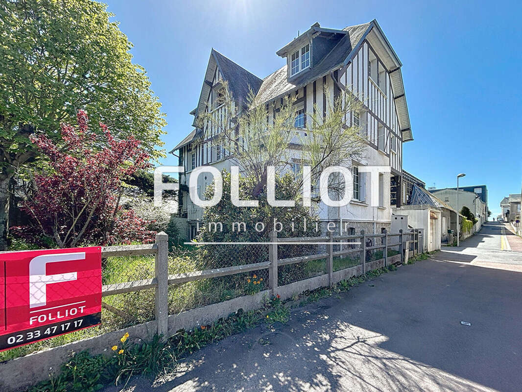 Maison à AGON-COUTAINVILLE