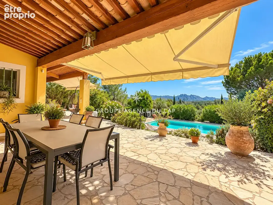 A vendre  la bouverie villa provencale plain pied piscine garage - photo 3