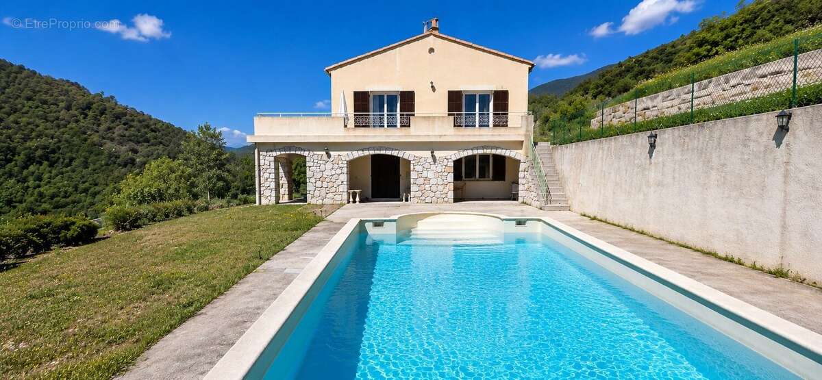 Maison à TOURRETTE-LEVENS