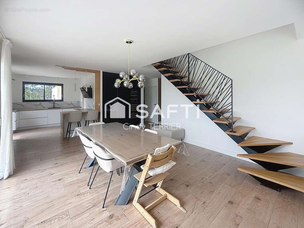 Maison 148 m² à Montrevel  - photo 6