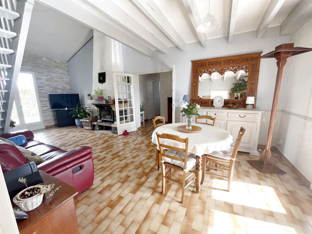 Maison à MESCHERS-SUR-GIRONDE