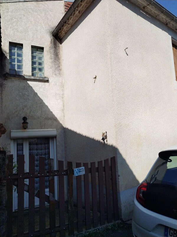 Maison à SAINT-MARTIAL-D'ALBAREDE