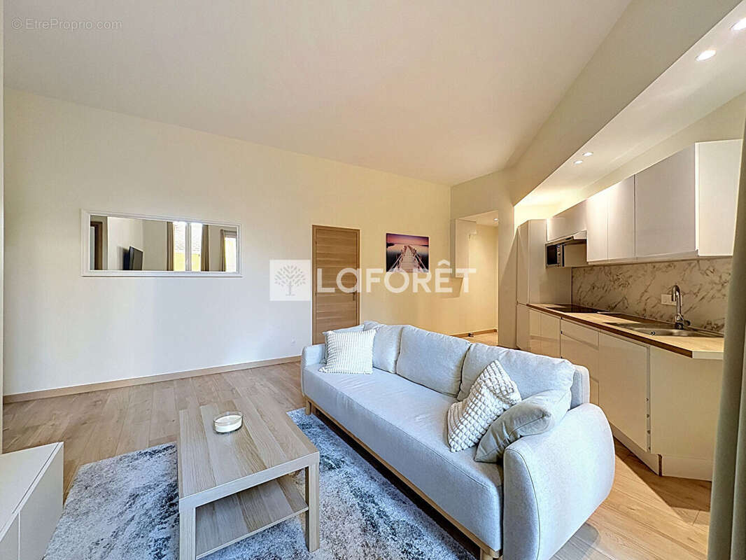 Nice Riquier  - Appartement 2 pièces 44 m² entièrement rénové et meublé, avec balcon - photo 2