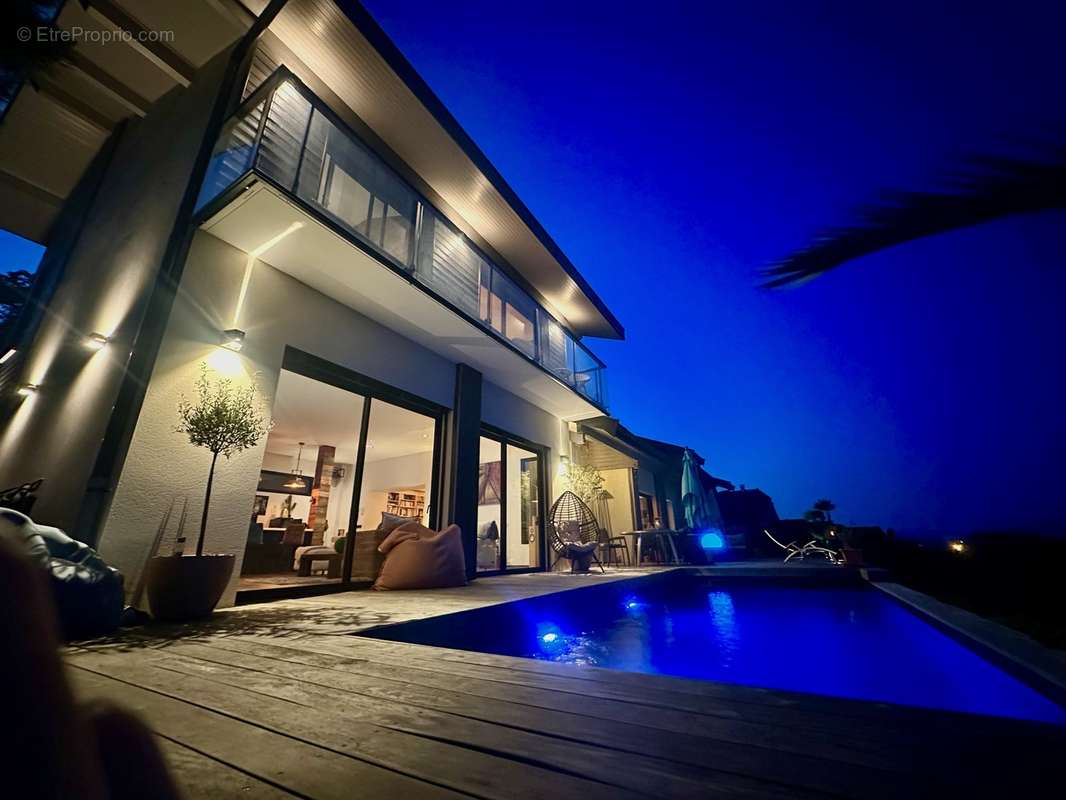 Magnifique Villa avec Vue Panoramique Montagnes & Lac - photo 8
