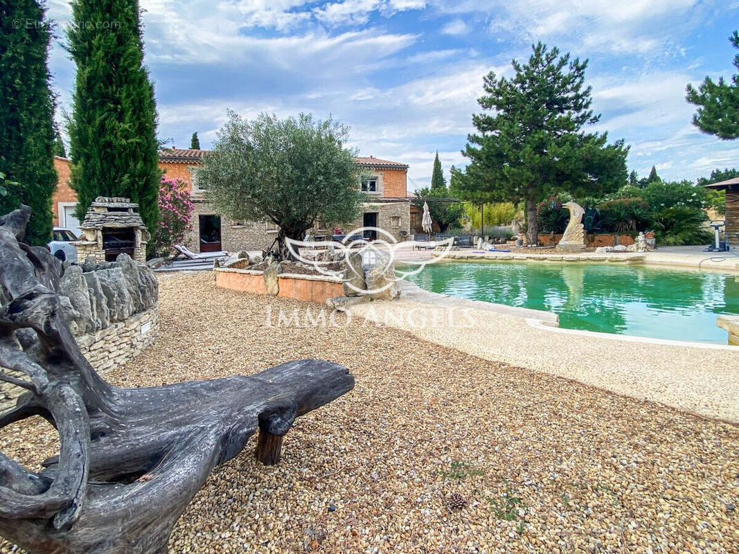 Maison à L&#039;ISLE-SUR-LA-SORGUE