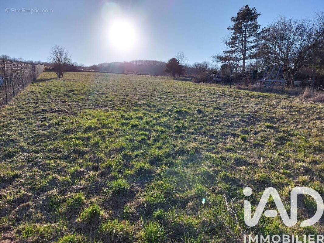 Photo 1 - Terrain à PARIS-L'HOPITAL