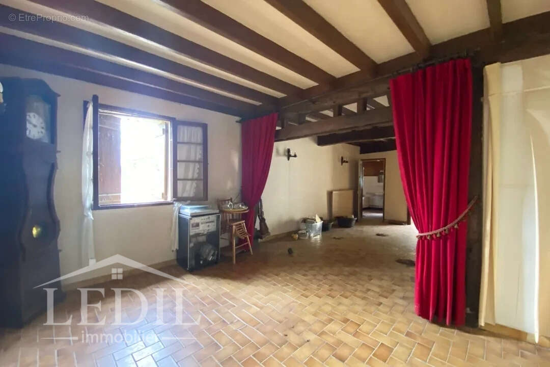 Propriété avec dépendances et parc - photo 10