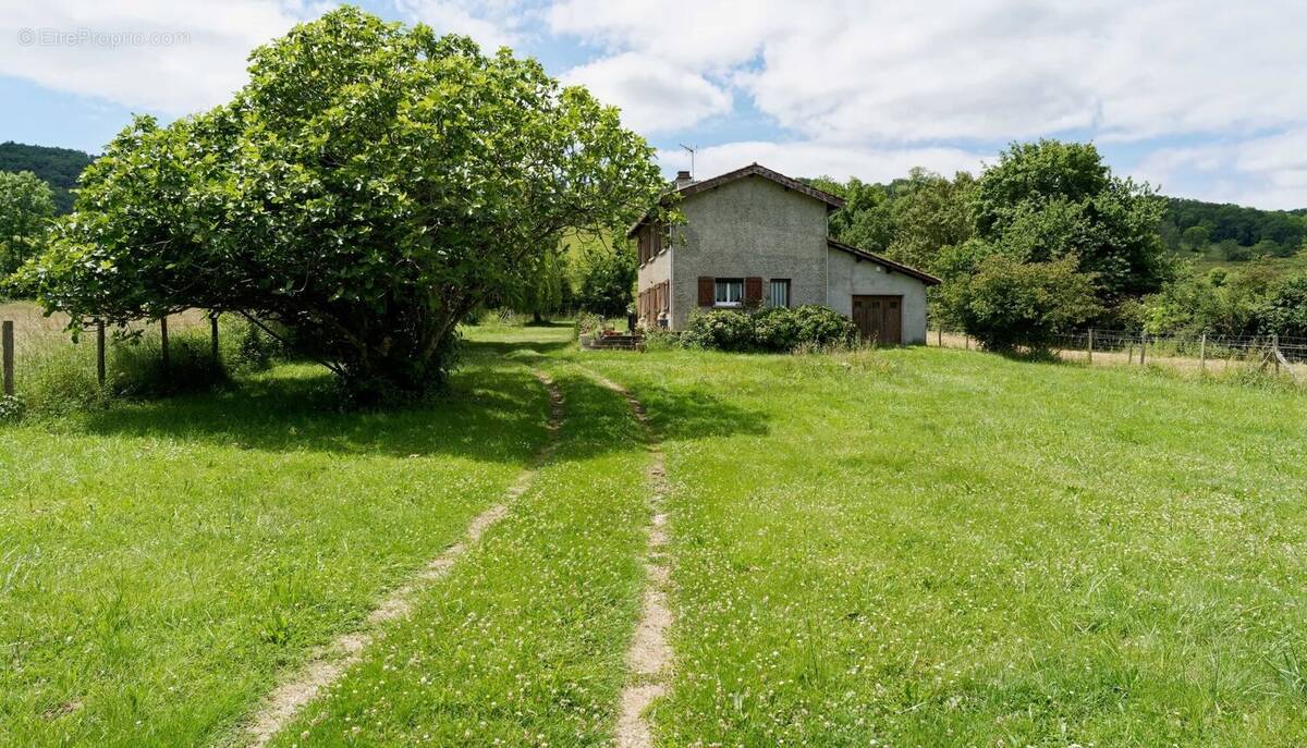 Maison à LES BORDES-SUR-ARIZE
