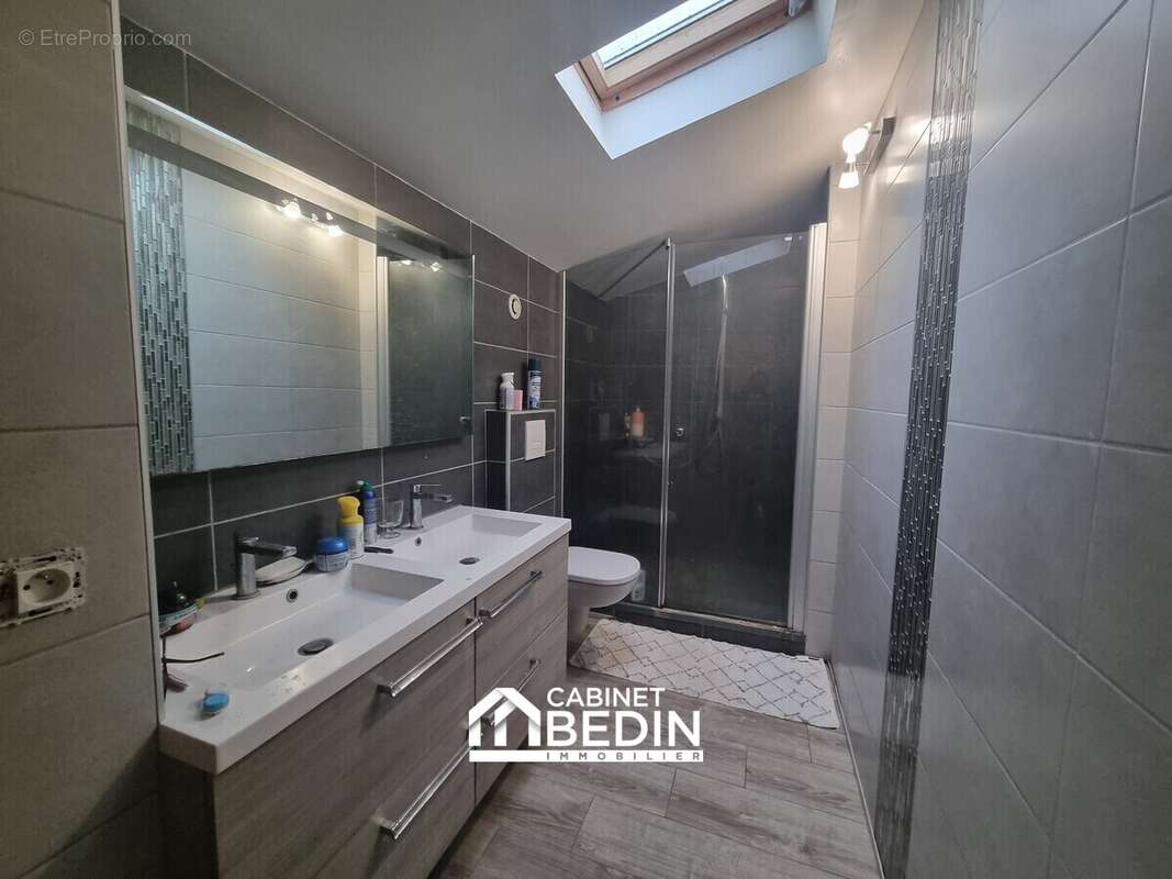 Maison 210 m² à Saint-Ciers-D'abzac  - photo 9