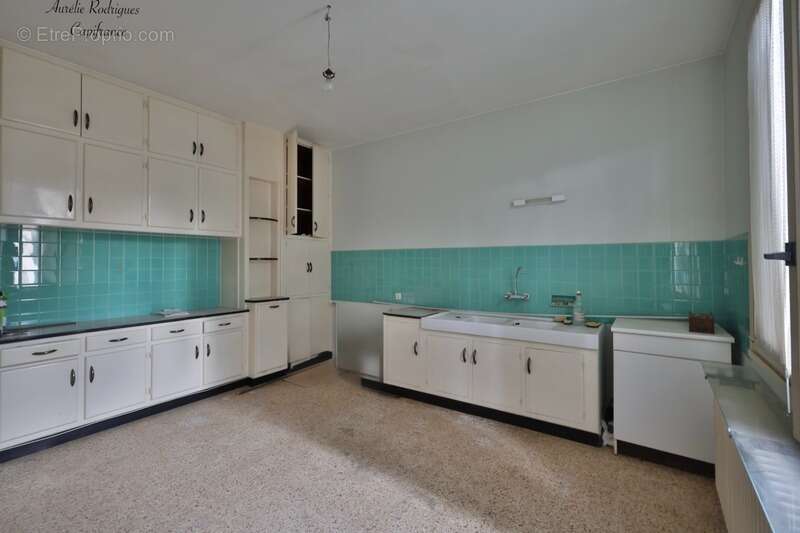 Maison à BAGE-LE-CHATEL