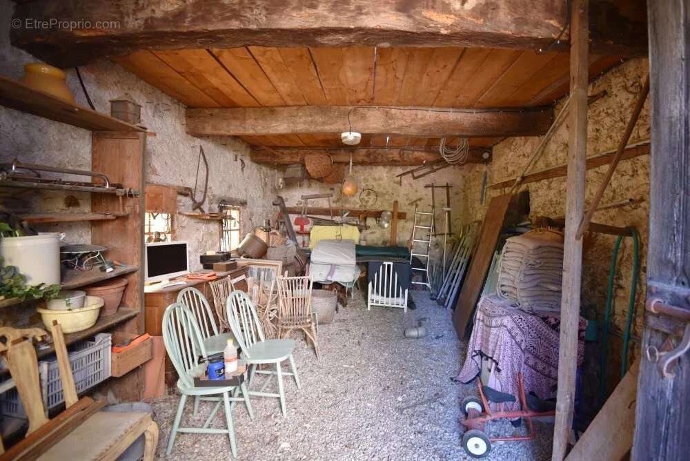 Maison à TOURRETTES