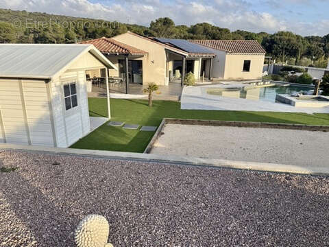 Maison à SAINTE-CECILE-LES-VIGNES