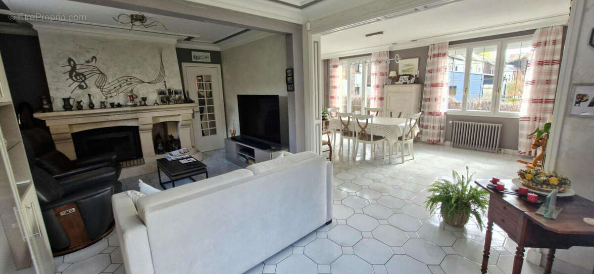 Maison à LILLEBONNE