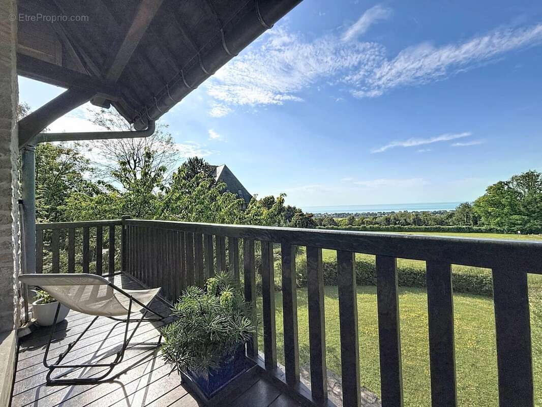 Appartement à TOURGEVILLE