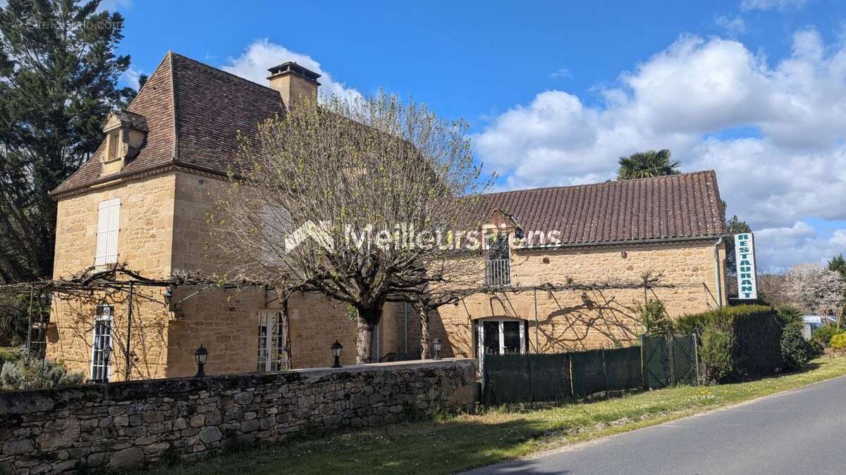 Maison à LA ROQUE-GAGEAC