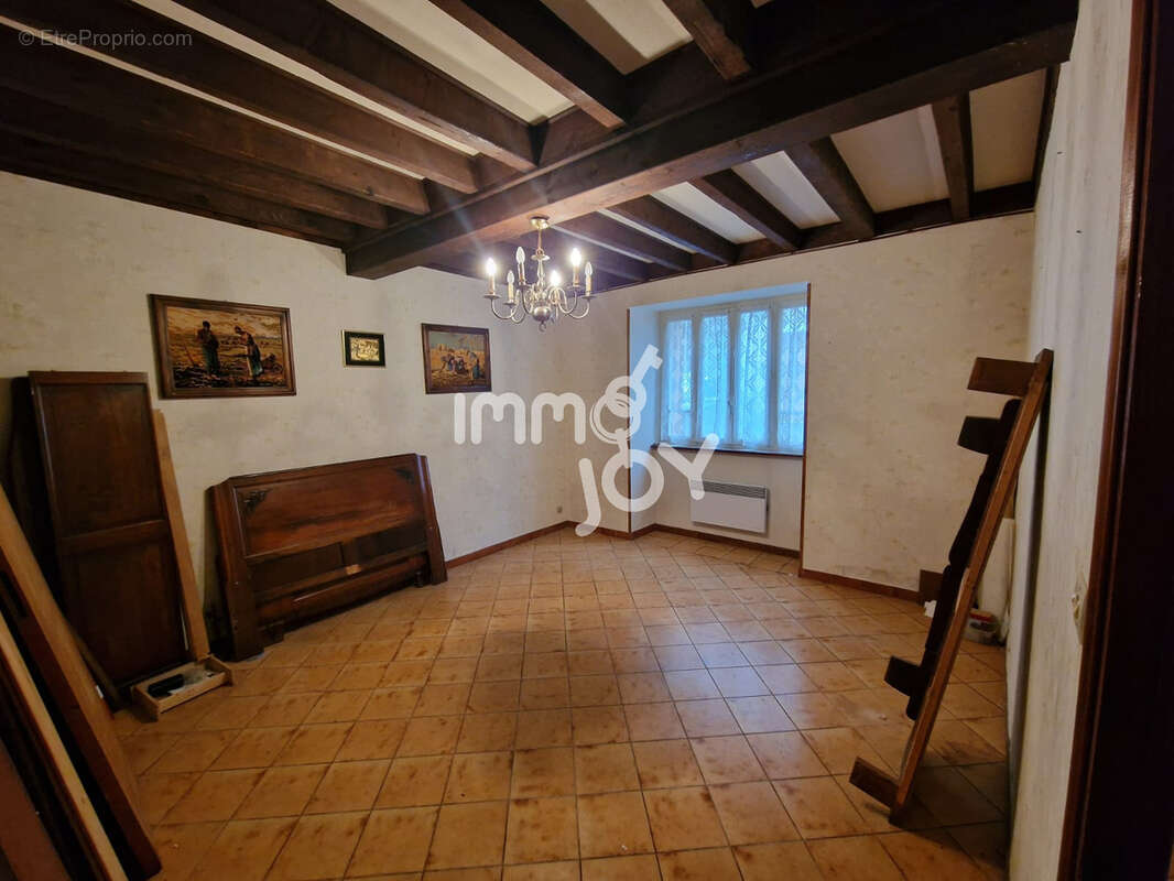 Maison à VILLARDONNEL