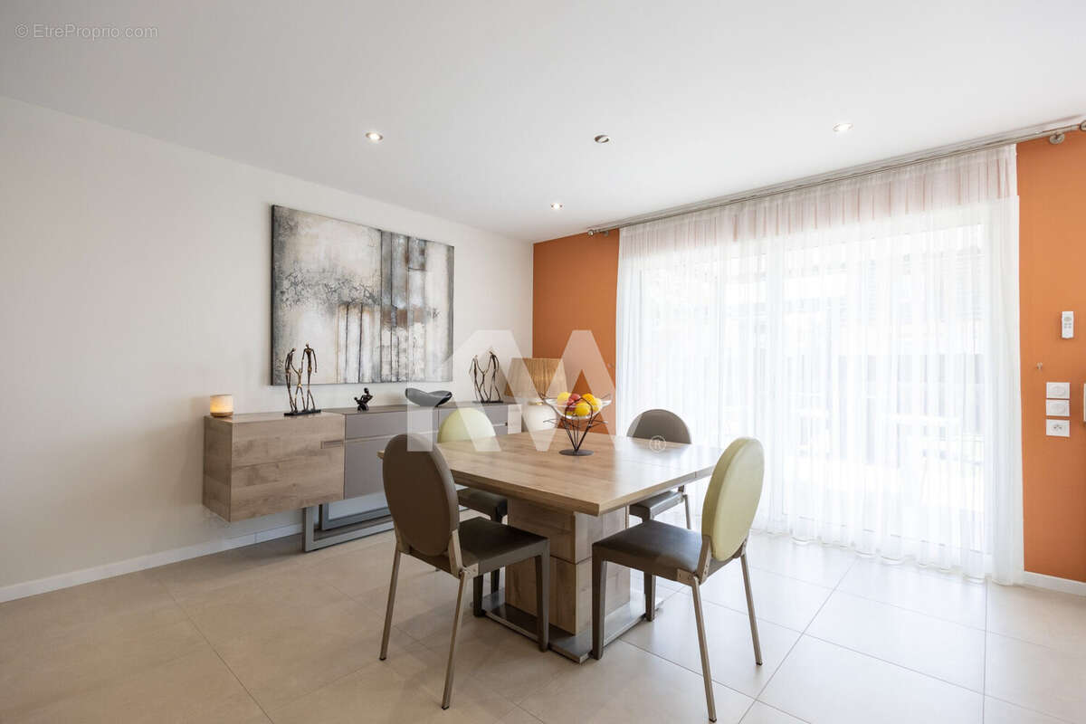 Maison 115 m² à Saint-Denis-De-L'hotel  - photo 7