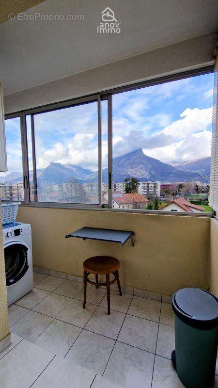 Appartement à FONTAINE