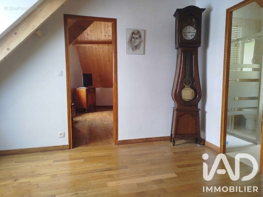 Maison 214 m² à Beaumont-Le-Roger  - photo 8